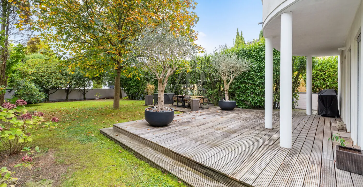 West-Terrasse mit Garten