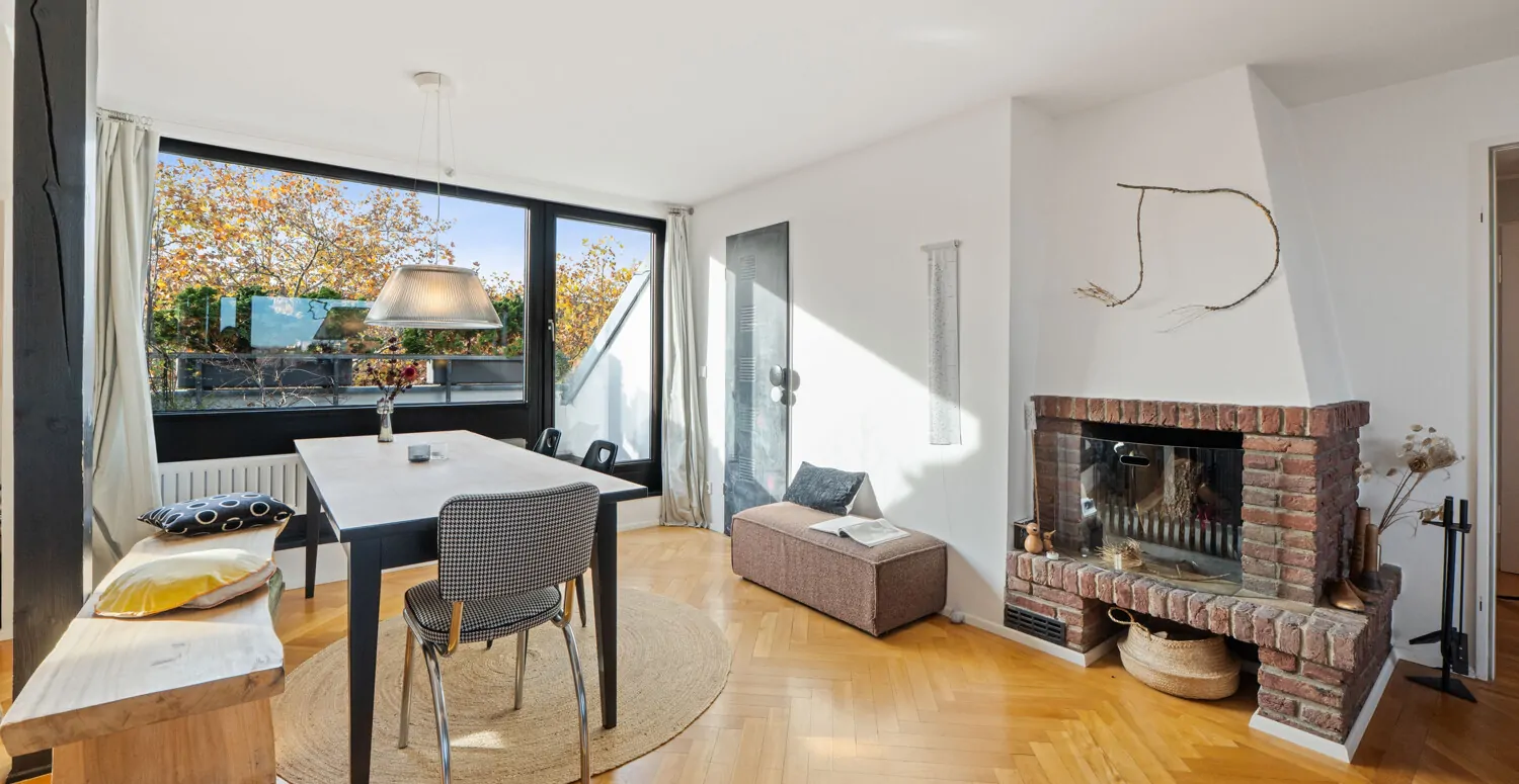 Essbereich mit Blick auf den Westbalkon