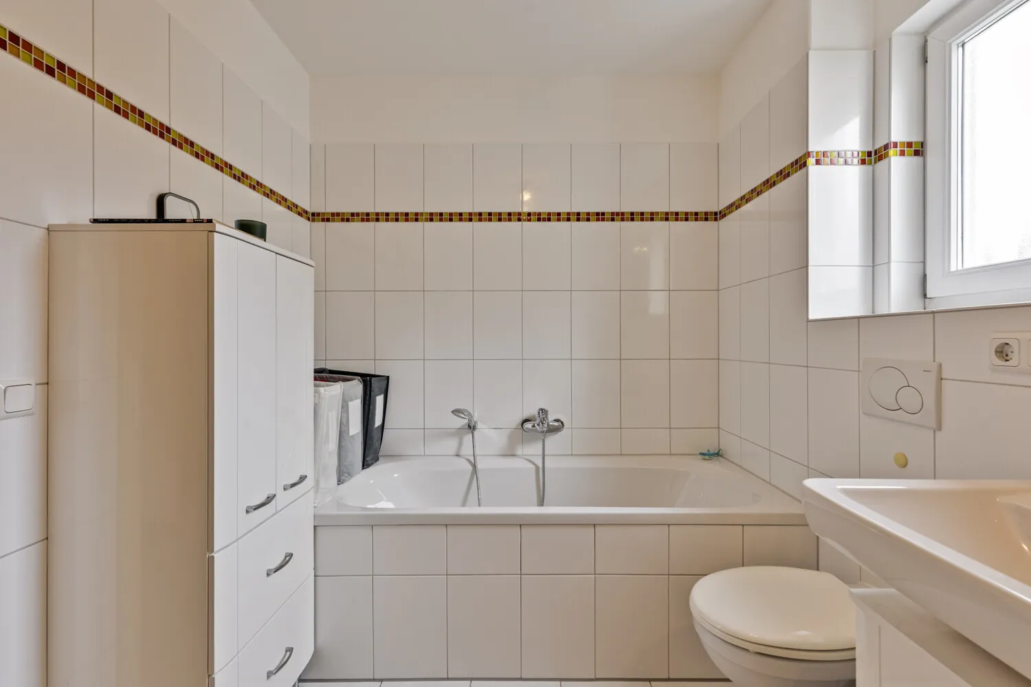 Badezimmer - weiterer Blick