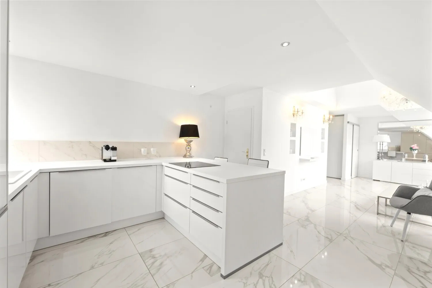 DG Ebene 1: Küche - weiterer Blick