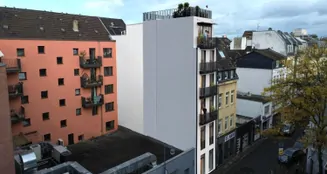 von_poll_real_estate_property_25406021N_image_0