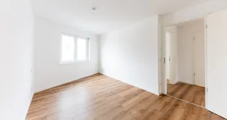 von_poll_real_estate_property_25406039W2_image_3