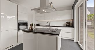 von_poll_real_estate_property_25406015_image_7
