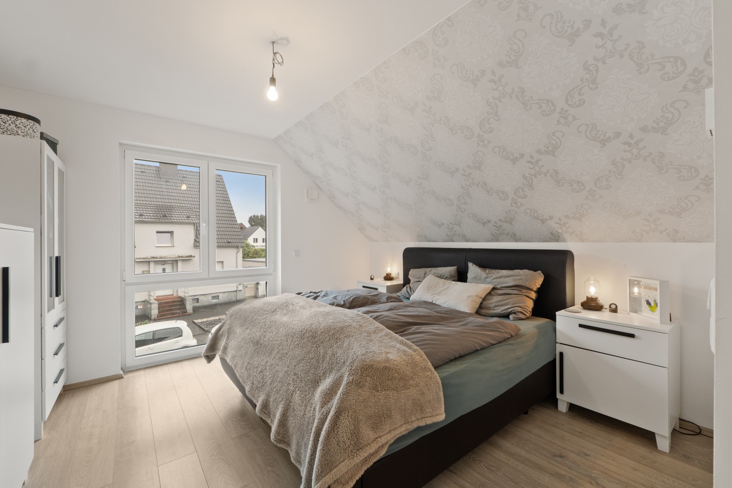 Schlafzimmer DG