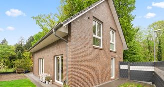 von_poll_real_estate_property_25406015_image_0