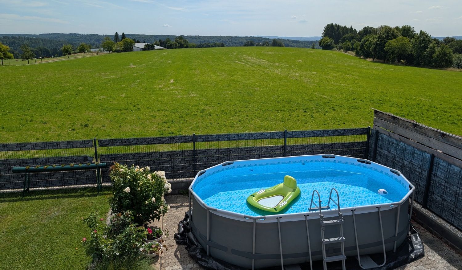 Pool mit Ausblick