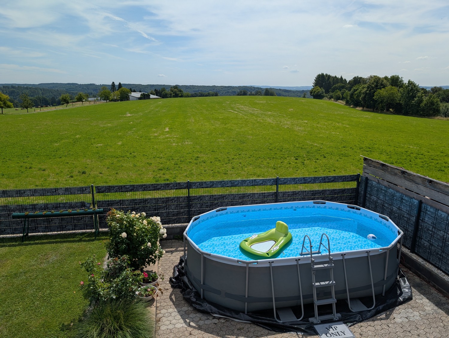 Pool mit Ausblick