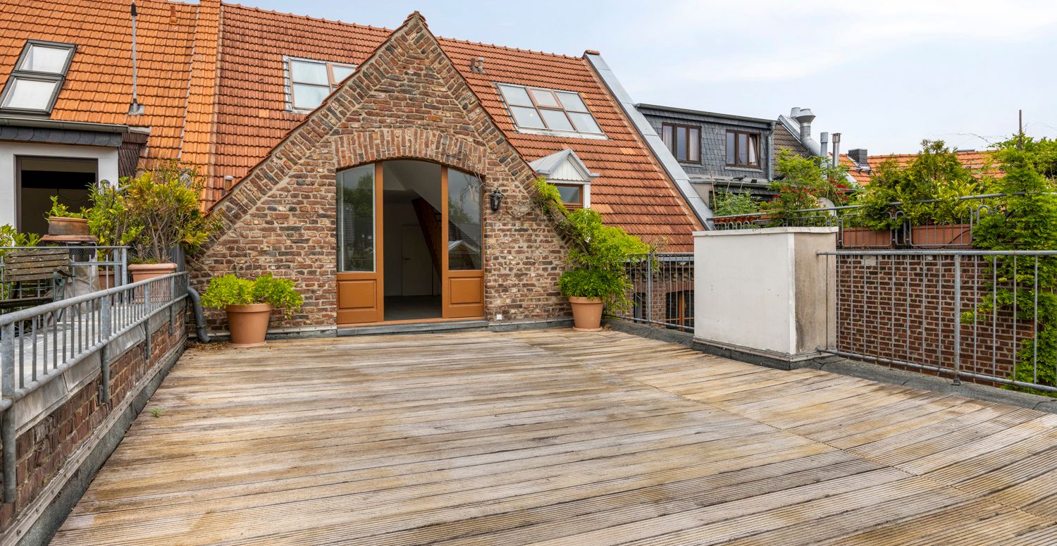 Dachterrasse -erste Ebene  weiterer Blick
