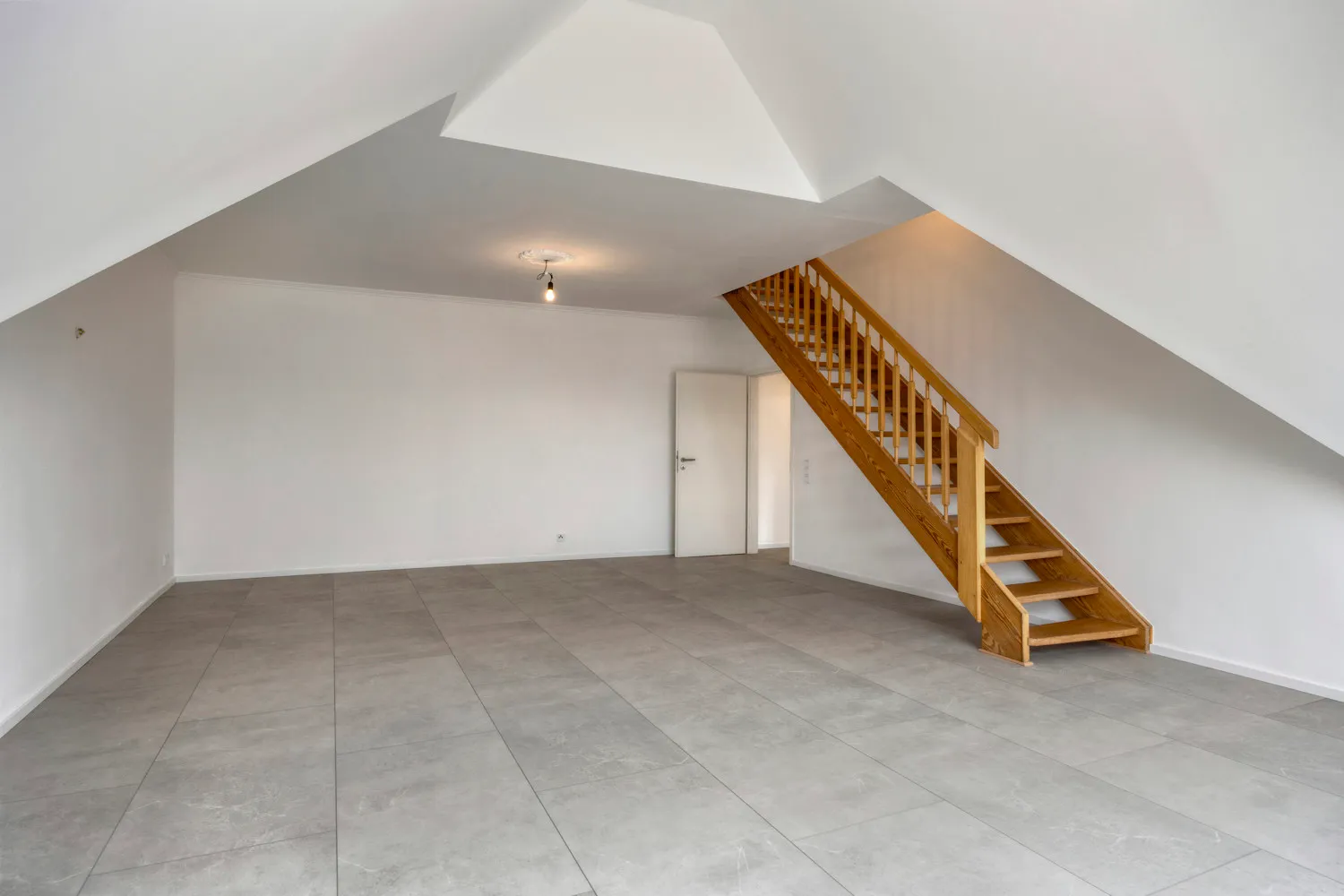 Wohnzimmer erste Ebene - weiterer Blick