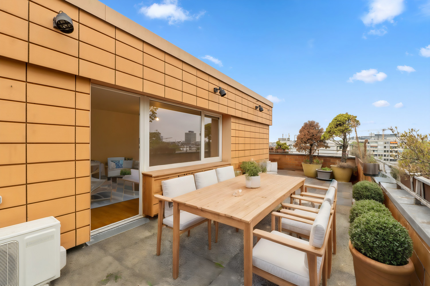 Provisionsfrei: Außergewöhnliches  Zwei-Zimmer Penthouse mit großer Dachterrasse und Panoramablick