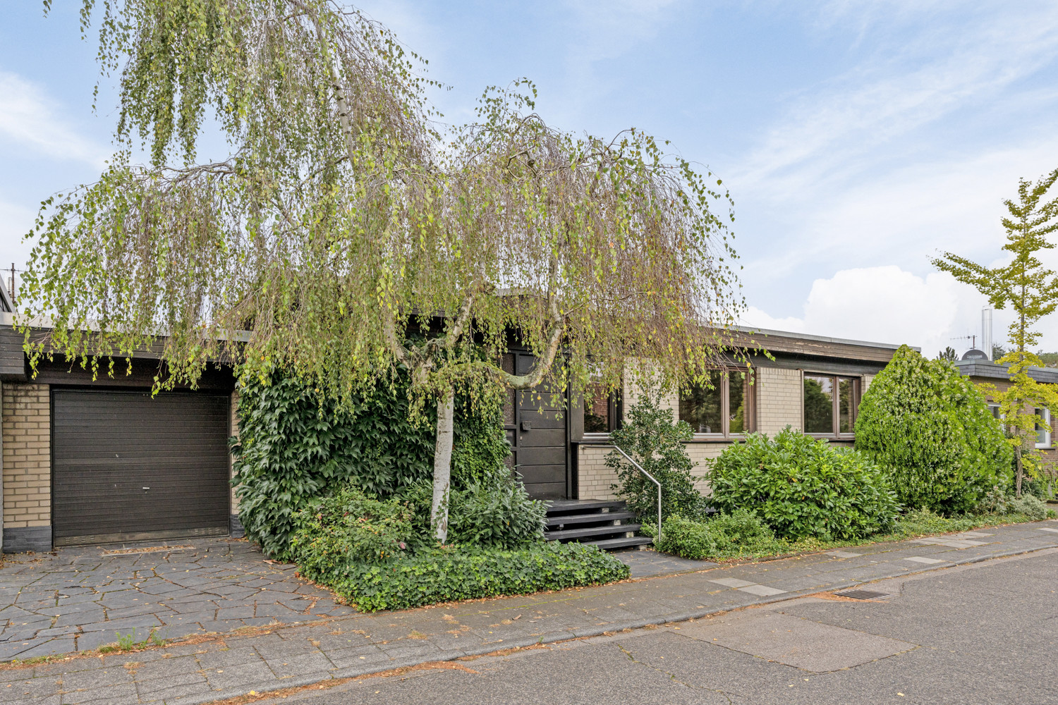 Heller und großzügiger Atrium-Bungalow in solider Bauqualität