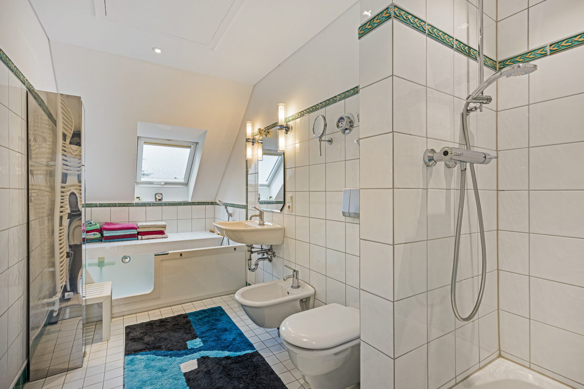 DG Ebene 2 - Badezimmer