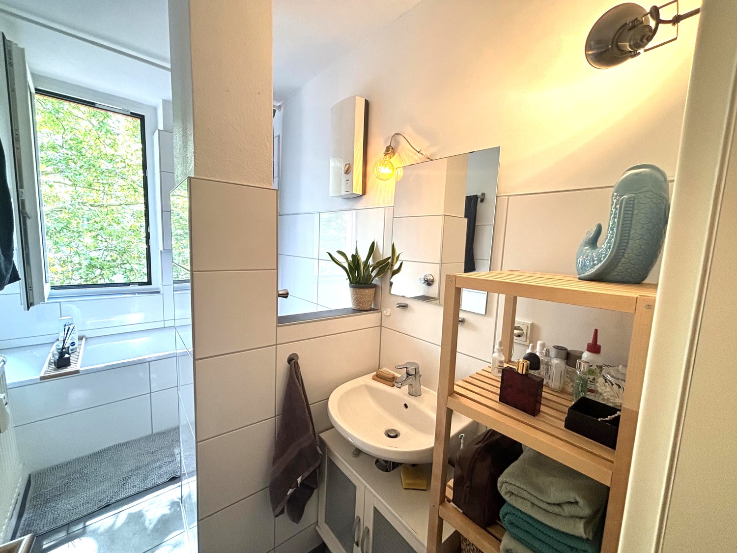 Bad_weiterer_Blick_heller