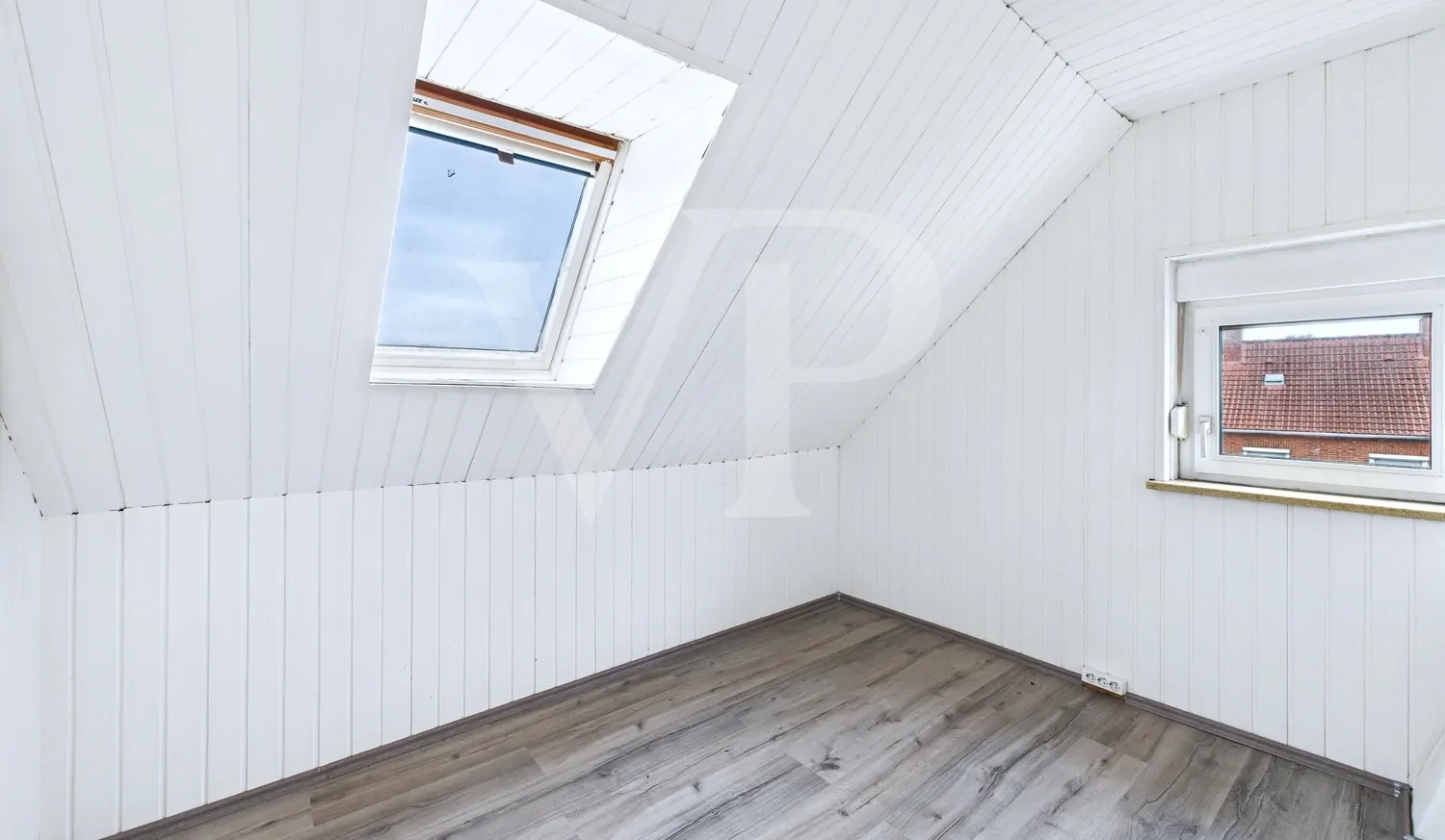 Ankleidezimmer/Büro DG