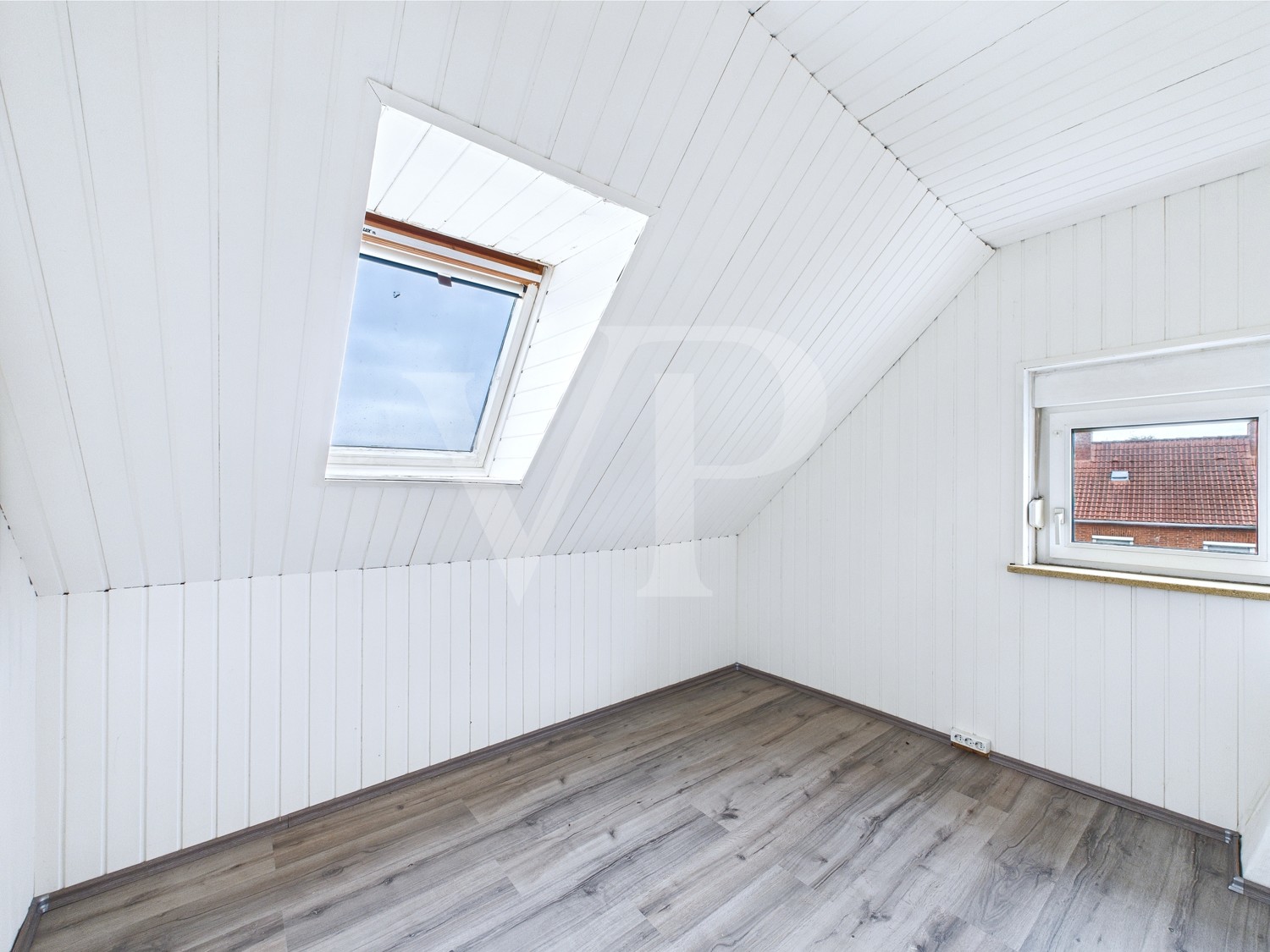 Ankleidezimmer/Büro DG