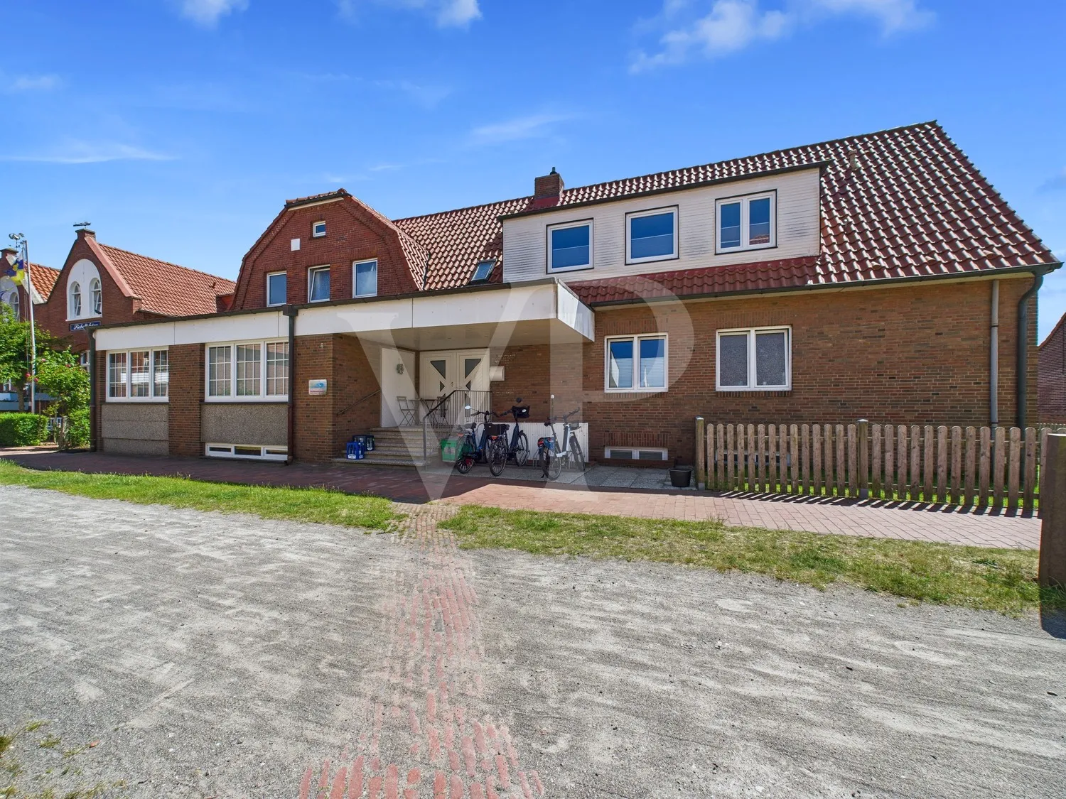 Nagyszerű helyen, Juist utcában - Hagyományos apartmanház eladó