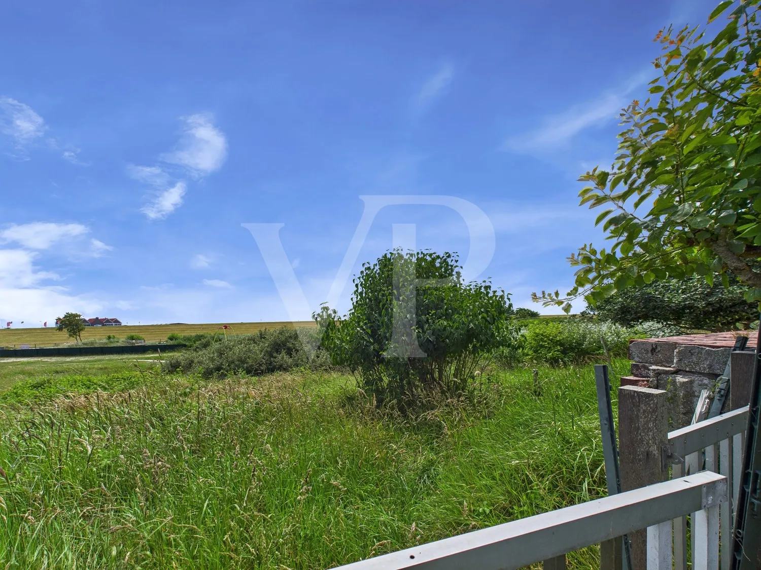 Nagyszerű helyen, Juist utcában - Hagyományos apartmanház eladó