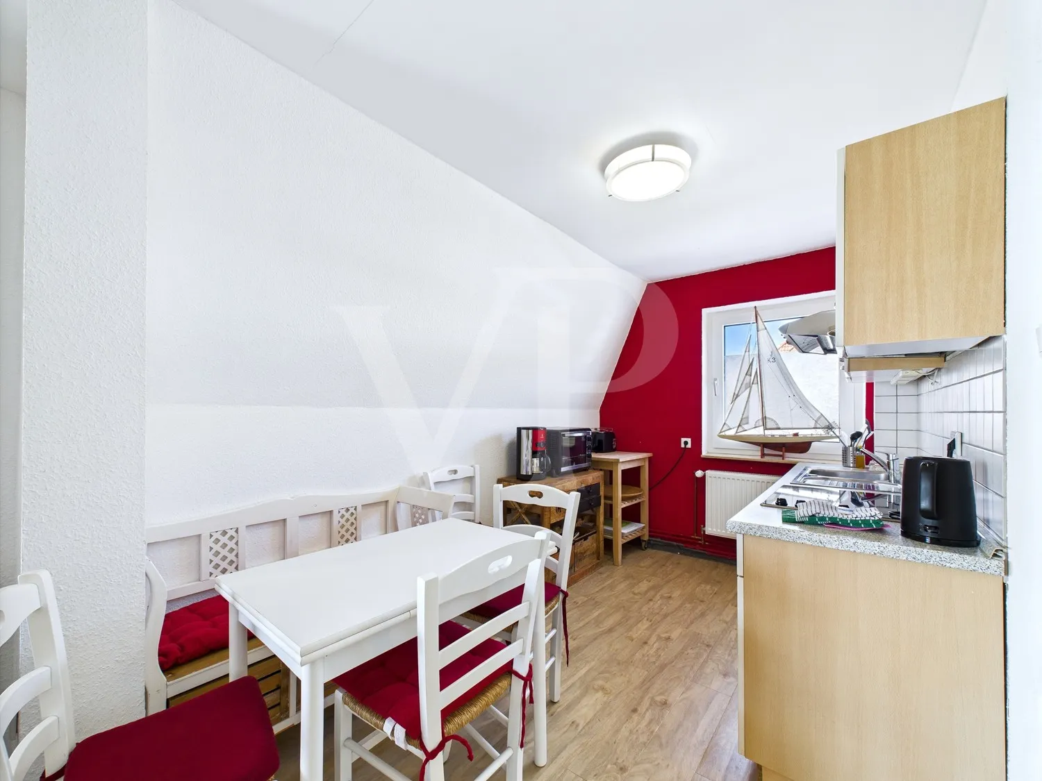 Nagyszerű helyen, Juist utcában - Hagyományos apartmanház eladó