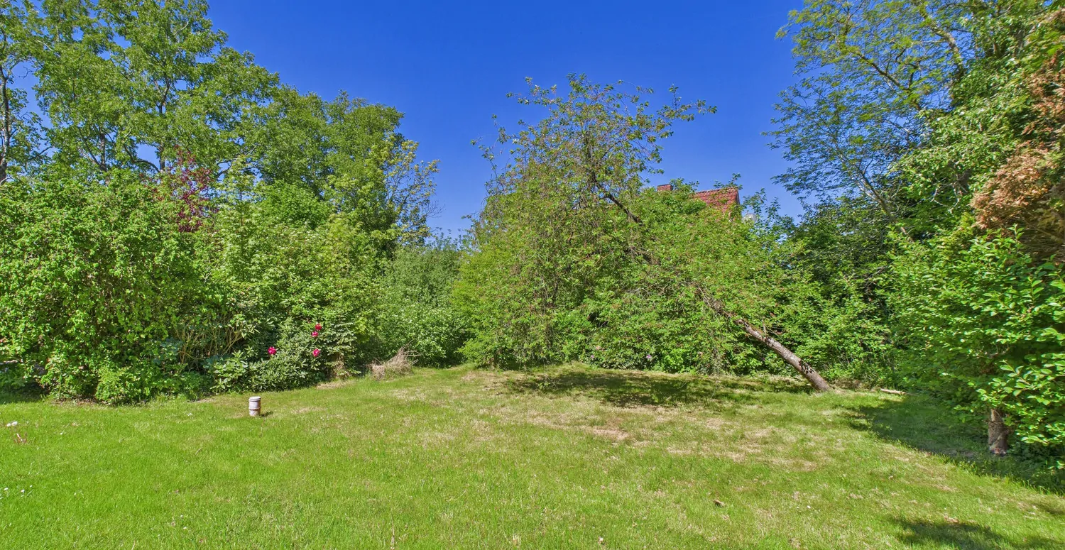 Hier können SIe Ihren Traum verwirklichen. Unbebautes Grundstück in zentraler Lage von Norden