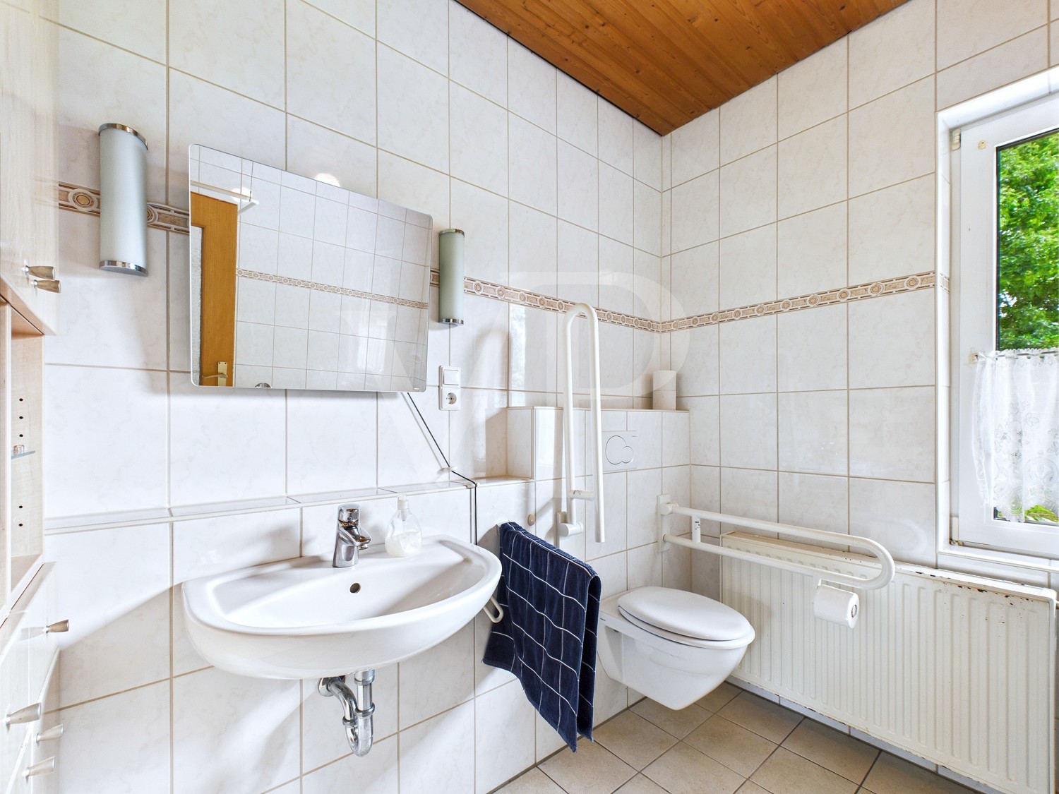 Badezimmer EG