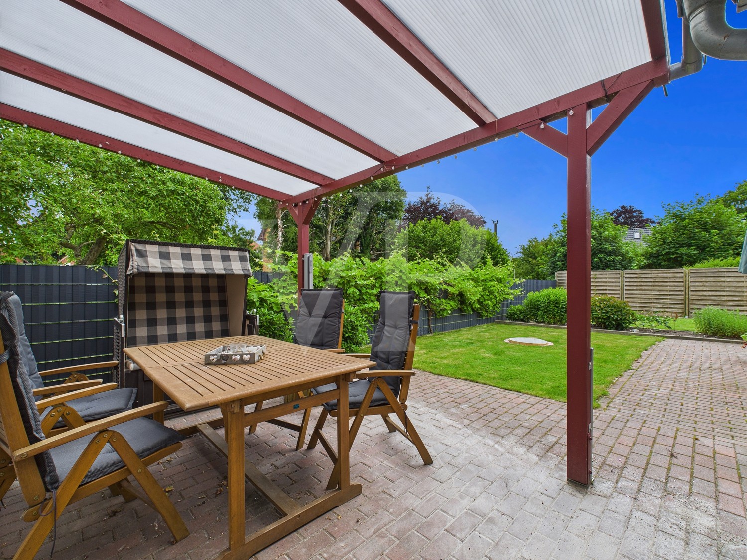 Terrasse mit Garten
