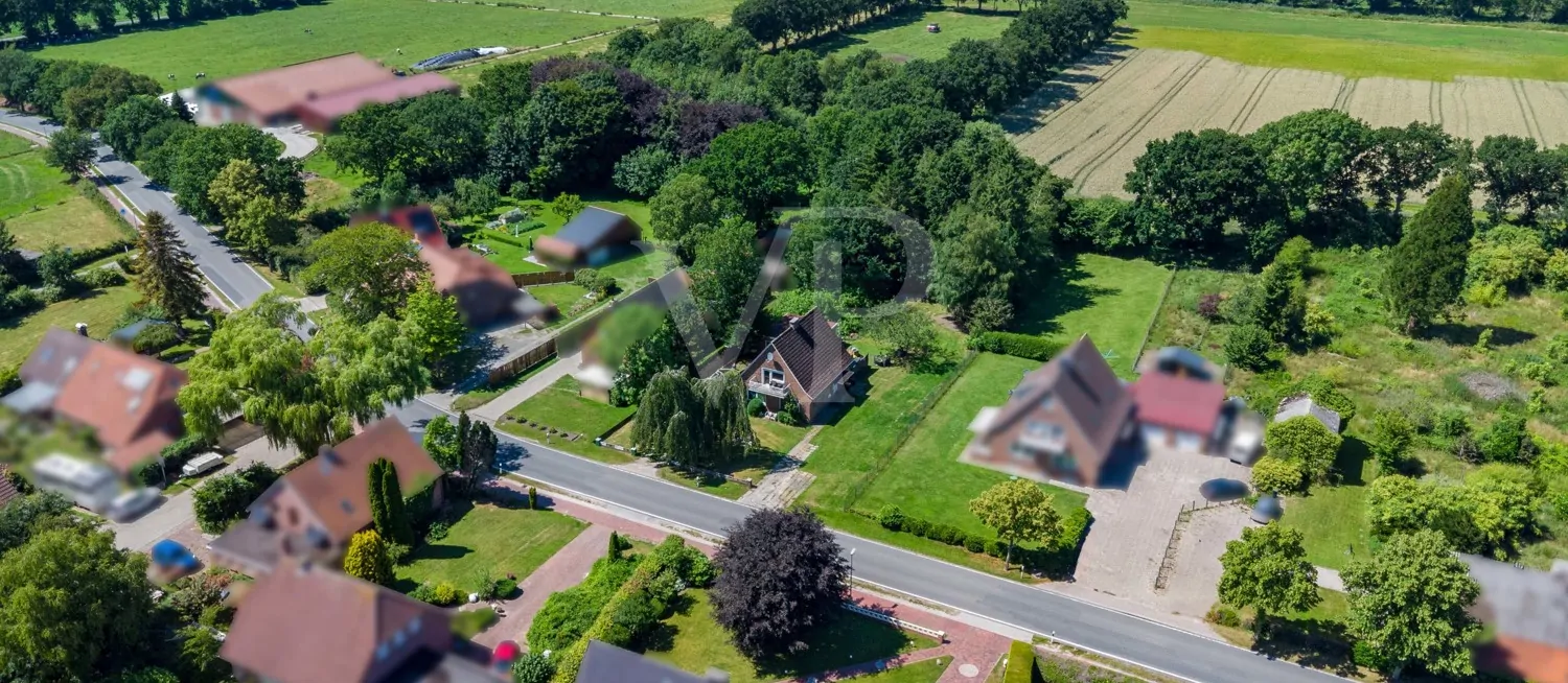 Vermietetes Zweifamilienhaus in Ihlow - Renditeobjekt mit großem Grundstück