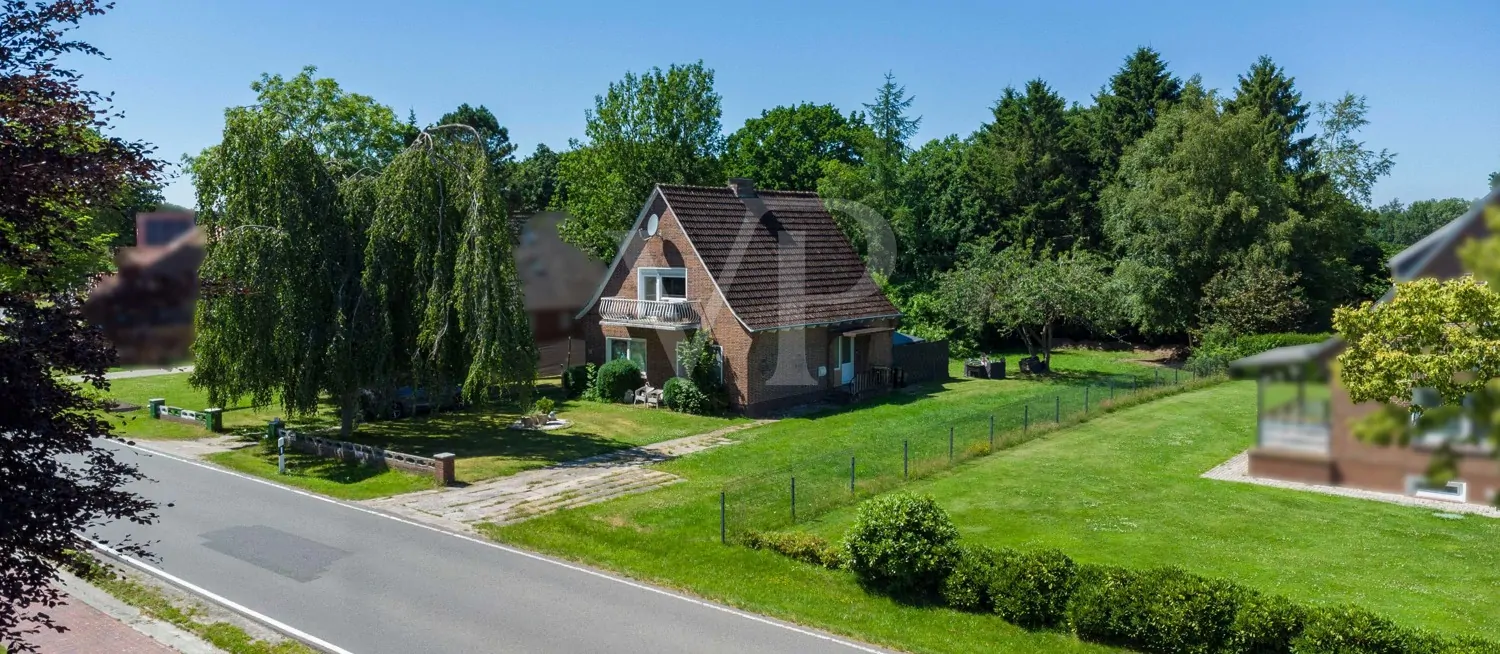 Vermietetes Zweifamilienhaus in Ihlow - Renditeobjekt mit großem Grundstück