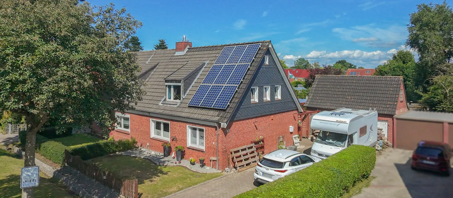 Doppelhaushälfte mit PV-Anlage, großem Garten und vielen Möglichkeiten zur Gestaltung