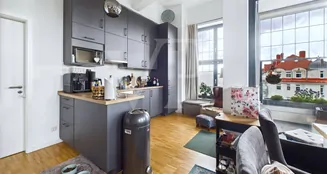 von_poll_real_estate_property_253350506_image_1