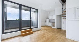 von_poll_real_estate_property_253350507_image_0
