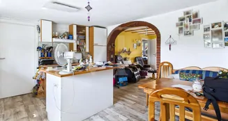 von_poll_real_estate_property_25210070_image_8