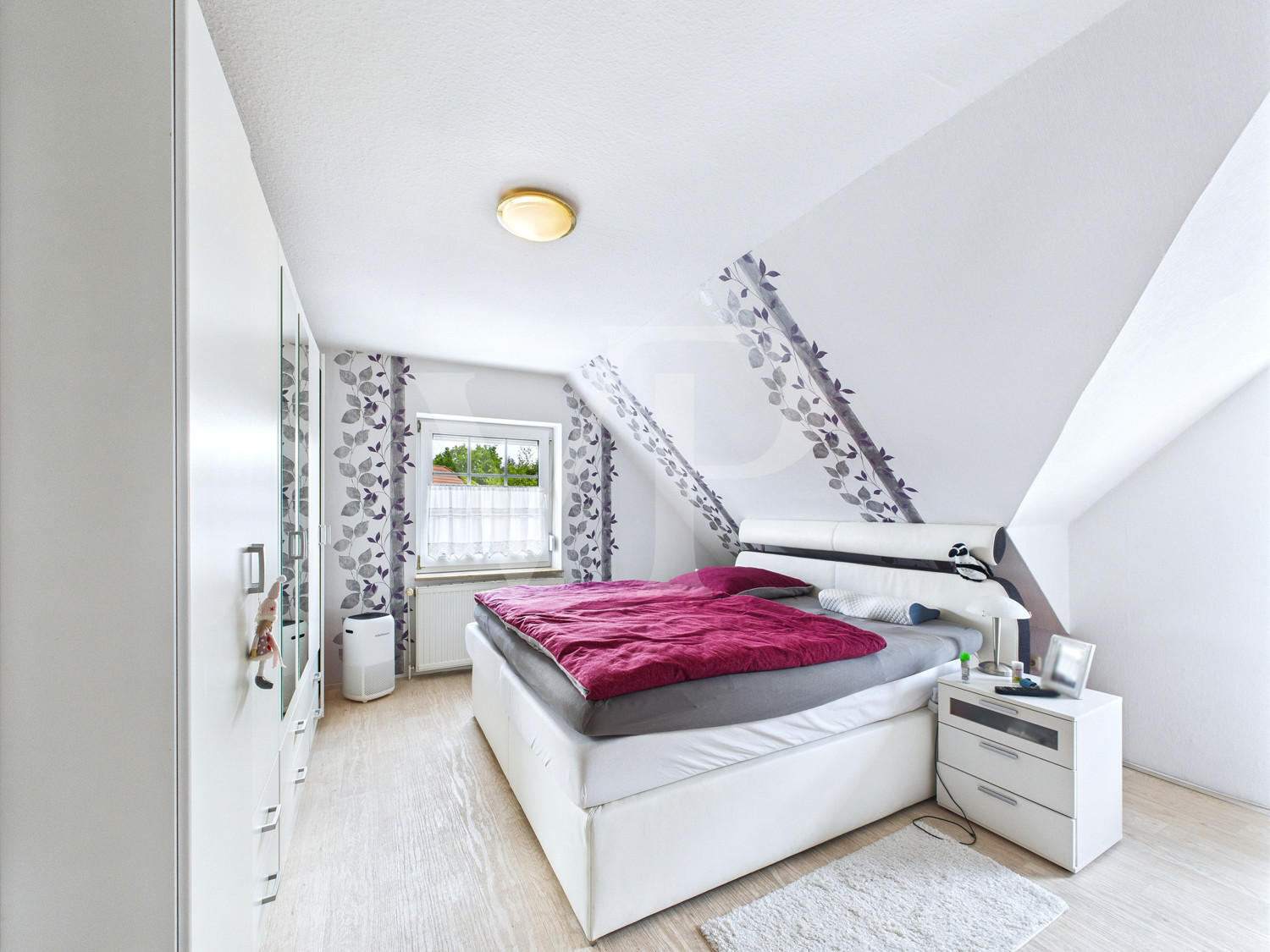 Schlafzimmer - DG links