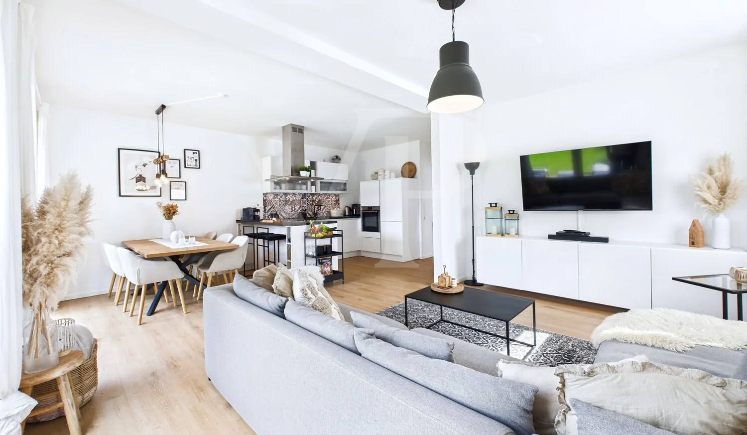 Neuwertige und moderne Eigentumswohnung mit Garten in bevorzugter Lage