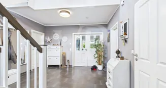 von_poll_real_estate_property_25361068_image_2