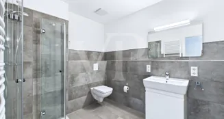 von_poll_real_estate_property_2533505010_image_6