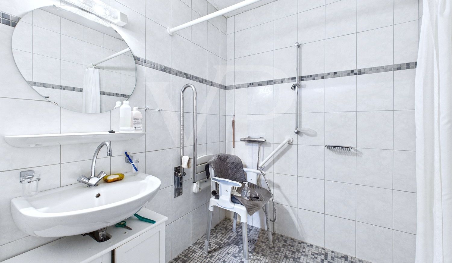 Badezimmer EG