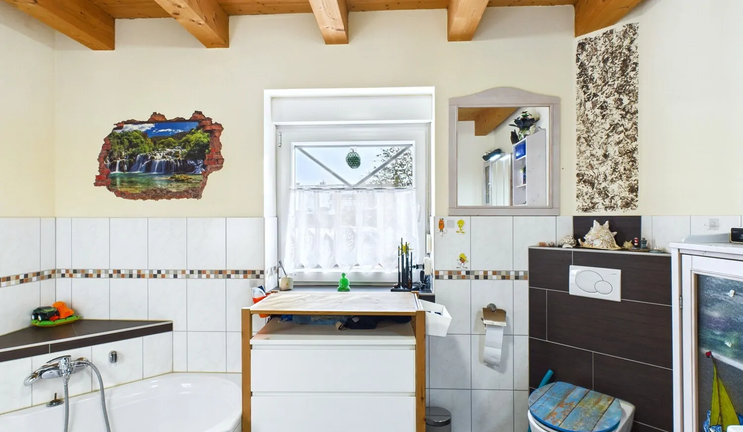 Vollbad mit Dusche & Badewanne