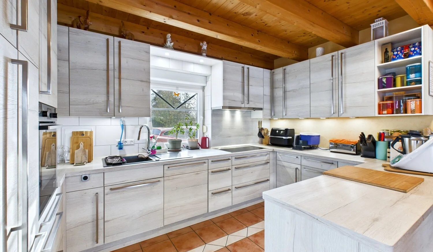 Hochwertige Einbauküche