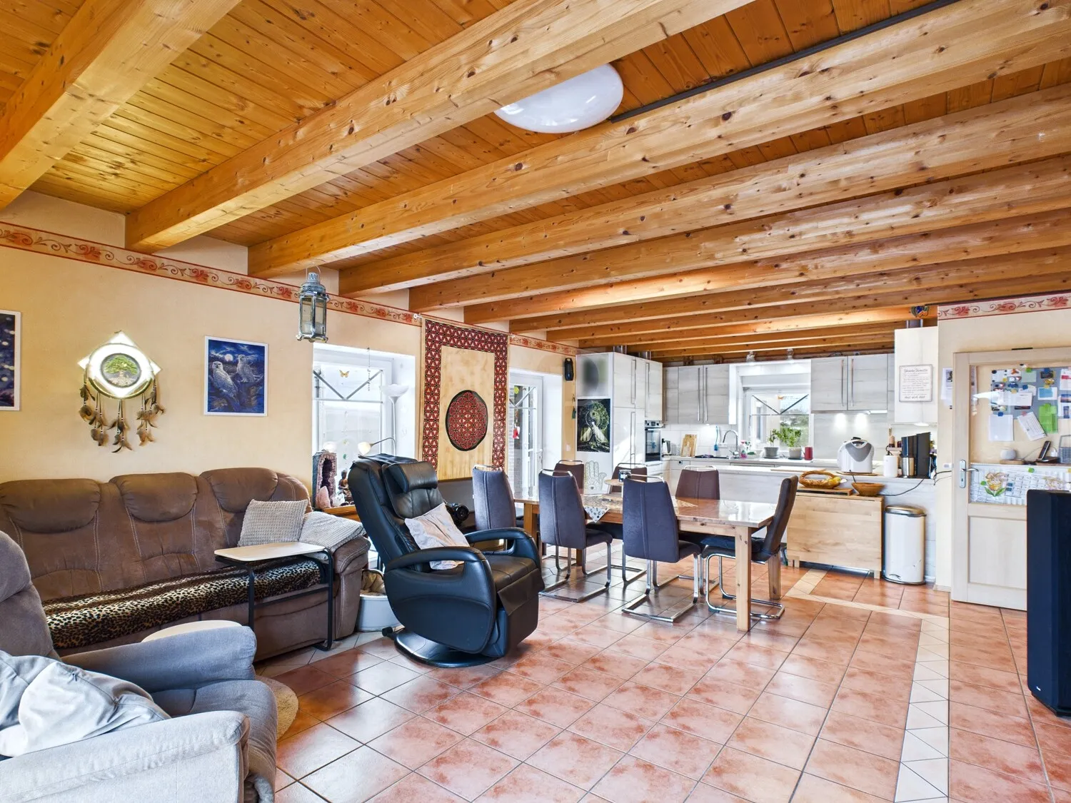 Offener Wohn- & Essbereich