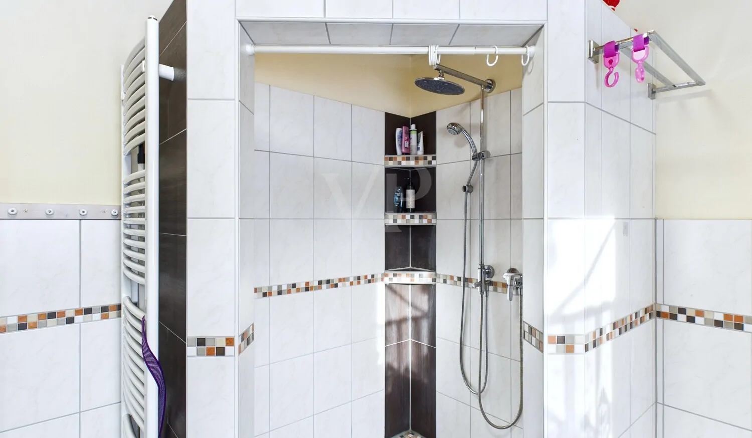 Rollstuhlgerechte ebenerdige Dusche