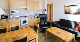 von_poll_real_estate_property_25335096-Online_image_23