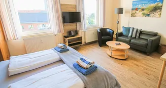 von_poll_real_estate_property_25335096-Online_image_21