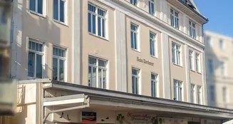 von_poll_real_estate_property_25335096--Online_image_5