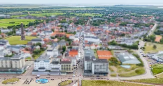 von_poll_real_estate_property_25335096--Online_image_3