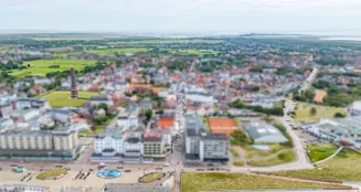 von_poll_real_estate_property_25335096--Online_image_3