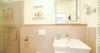 von_poll_real_estate_property_25335096--Online_image_12