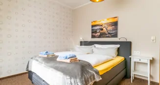 von_poll_real_estate_property_25335096--Online_image_19