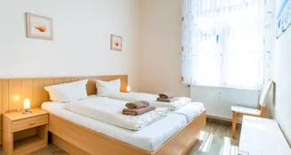 von_poll_real_estate_property_25335096--Online_image_22