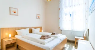 von_poll_real_estate_property_25335096--Online_image_22