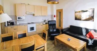 von_poll_real_estate_property_25335096--Online_image_23